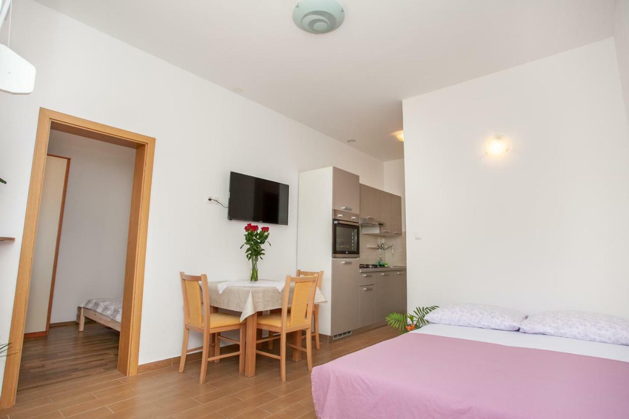 Ap Punta Next To Sandy Beach, Apartment With Garden Omiš Kültér fotó