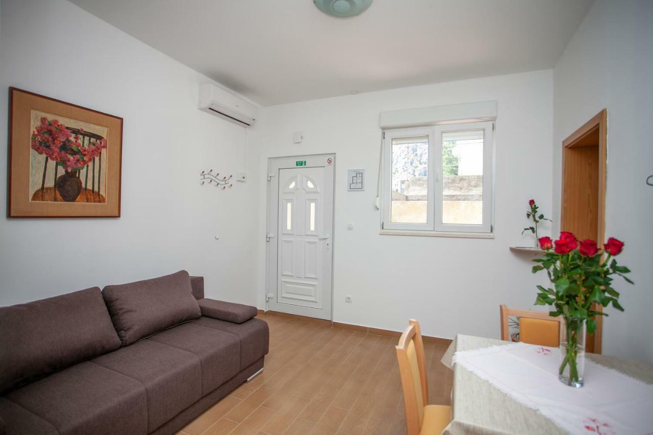 Ap Punta Next To Sandy Beach, Apartment With Garden Omiš Kültér fotó