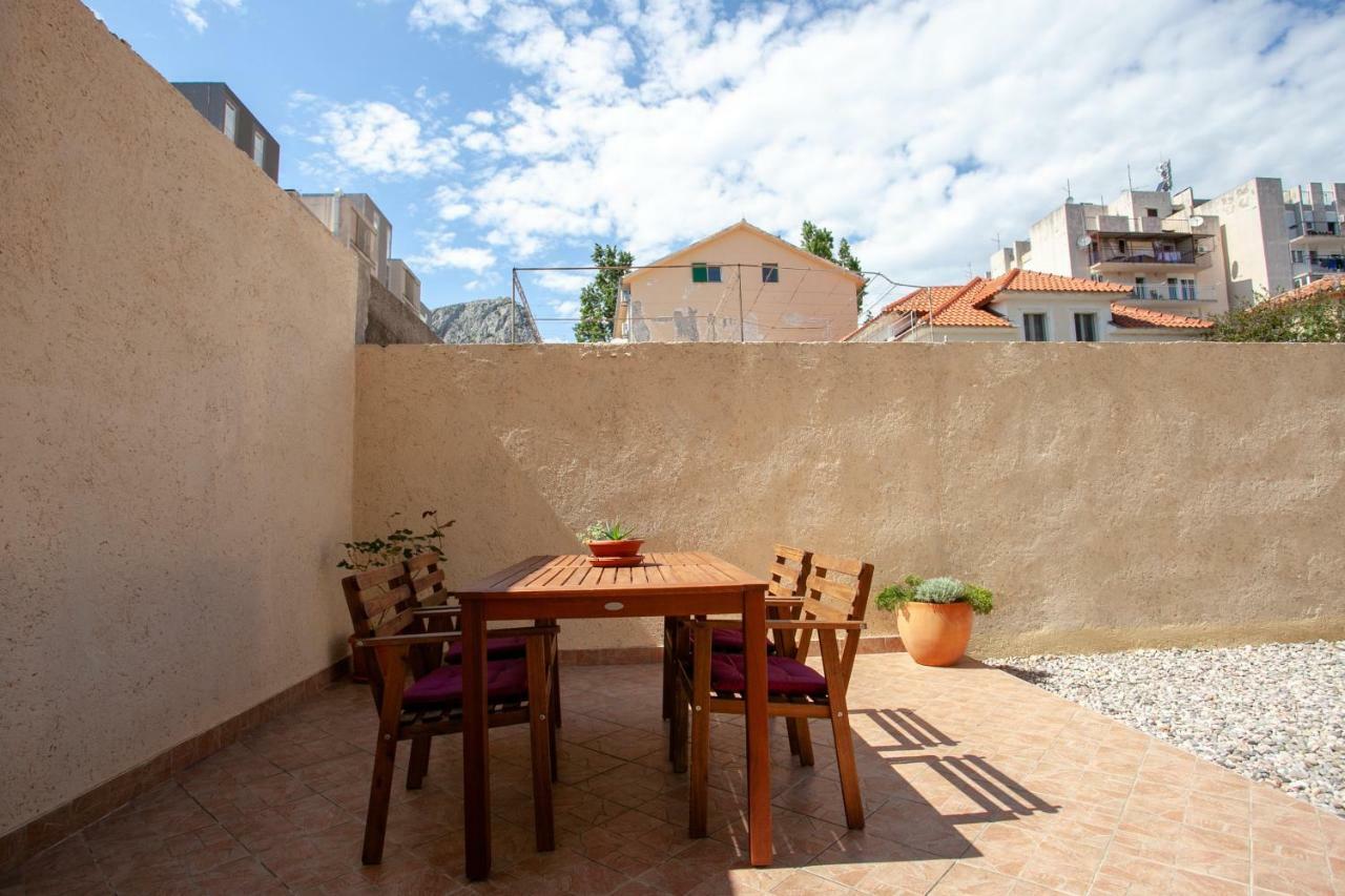 Ap Punta Next To Sandy Beach, Apartment With Garden Omiš Kültér fotó