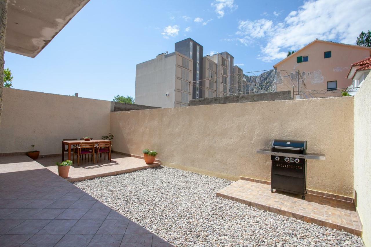 Ap Punta Next To Sandy Beach, Apartment With Garden Omiš Kültér fotó