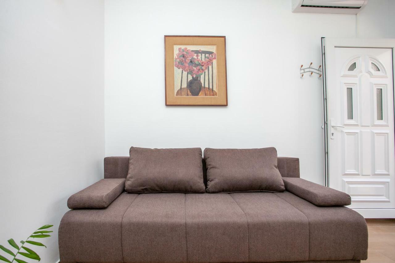 Ap Punta Next To Sandy Beach, Apartment With Garden Omiš Kültér fotó