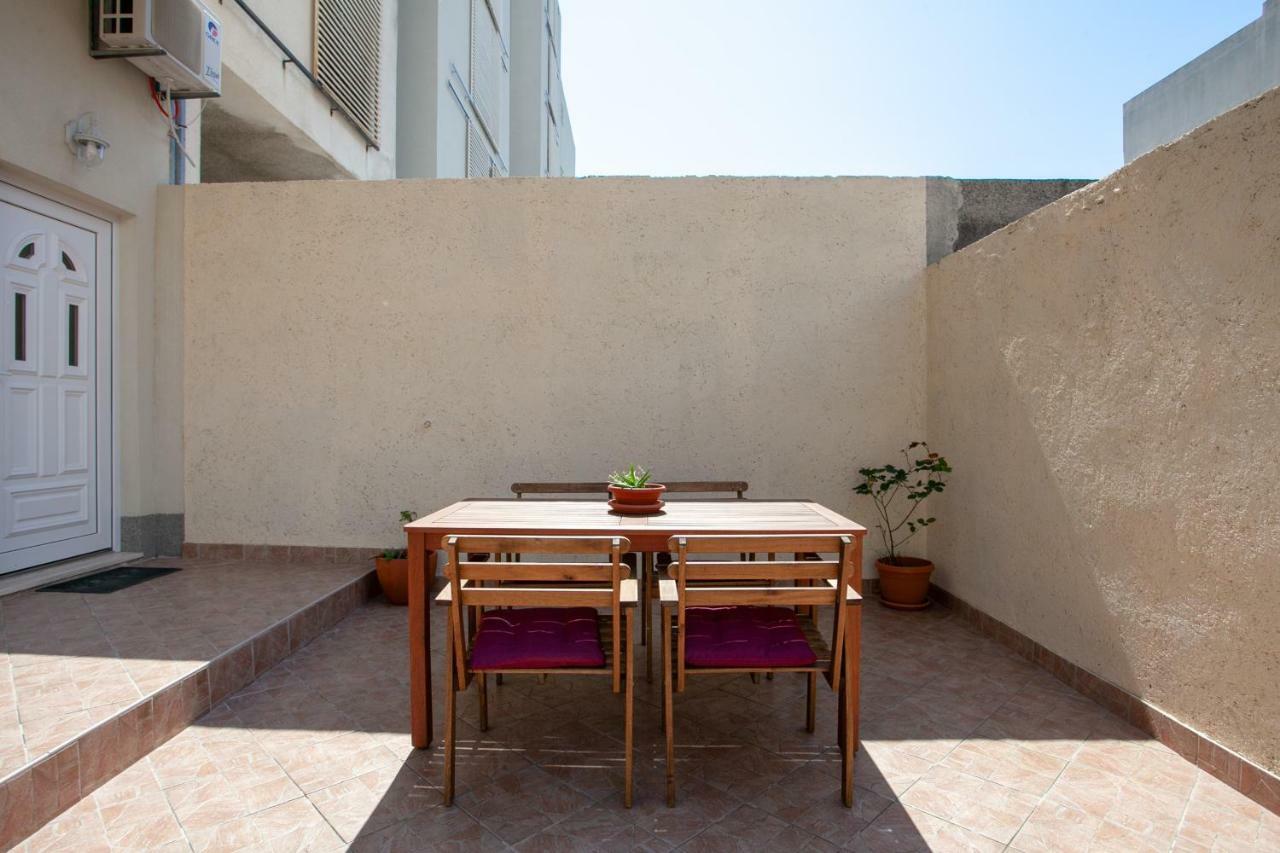 Ap Punta Next To Sandy Beach, Apartment With Garden Omiš Kültér fotó