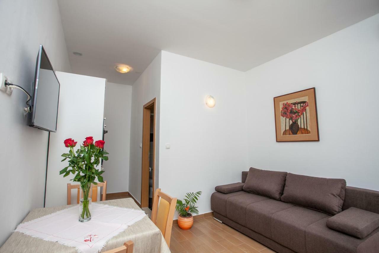 Ap Punta Next To Sandy Beach, Apartment With Garden Omiš Kültér fotó